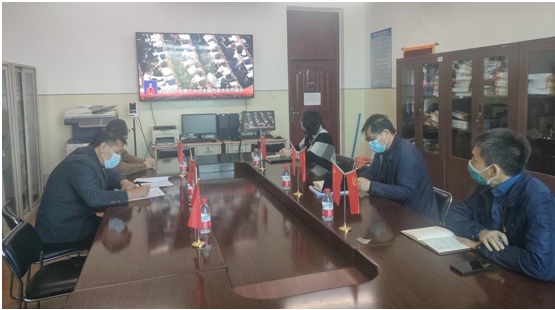 公司党委中心组和员工代表集体收看 学习党的二十大开幕会
