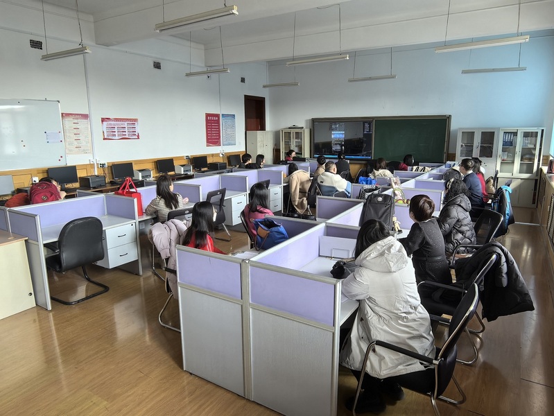 筑牢安全防线，共建平安校园 —公司组织集中观看2025年春季全国高校消防安全公开课