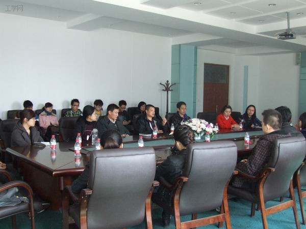 黑龙江“龙广高校广播电台”与公司“工学之声”----英文广播电台开展交流互动活动