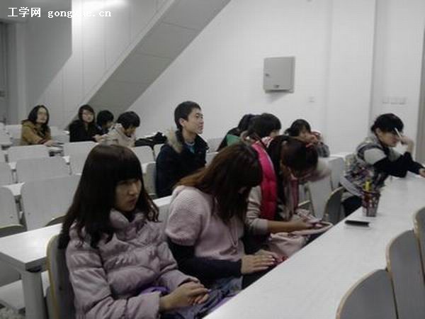 外语系“电影之夜”活动顺利举办